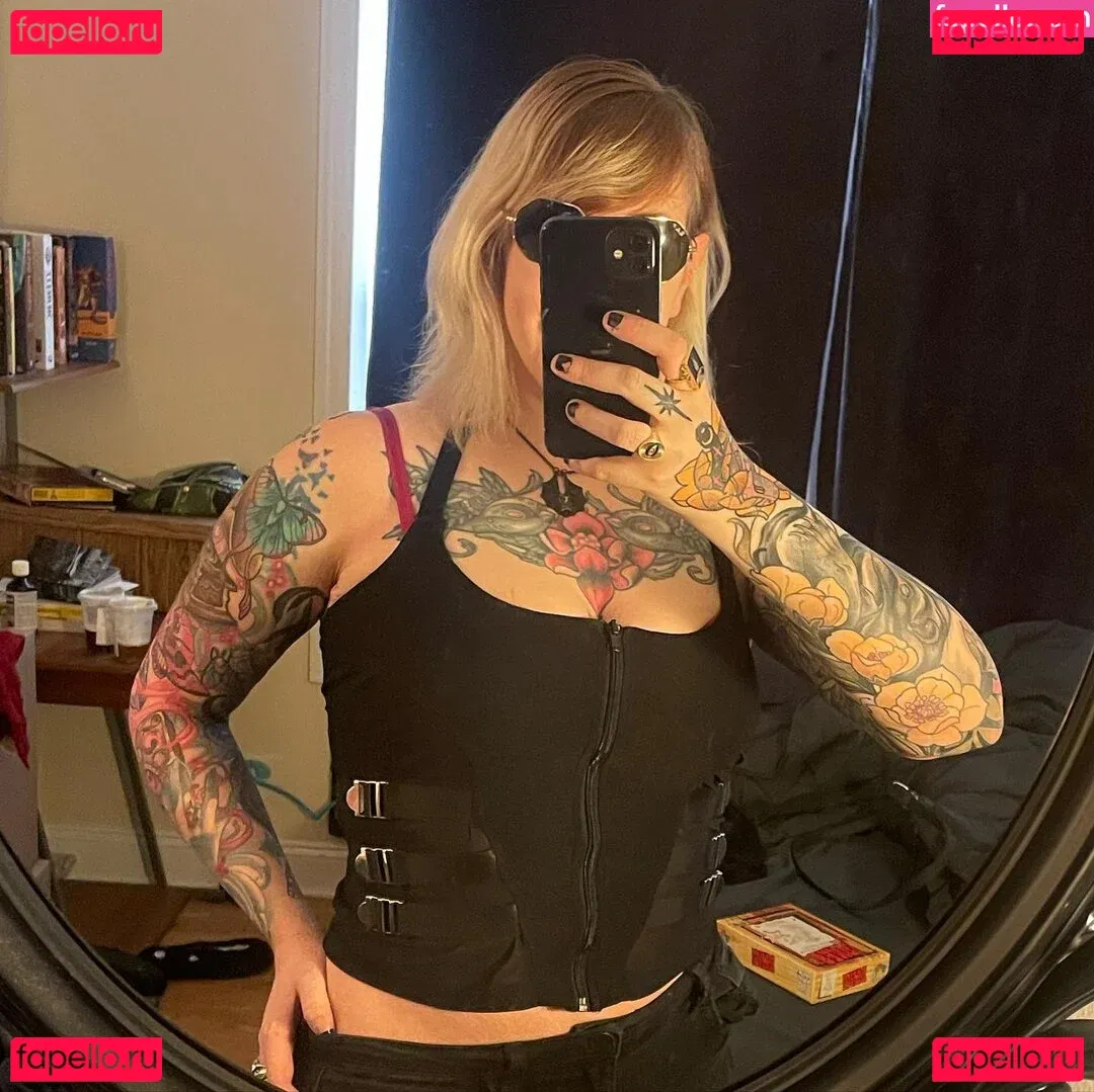 PushingUpRoses Onlyfans Photo Gallery 