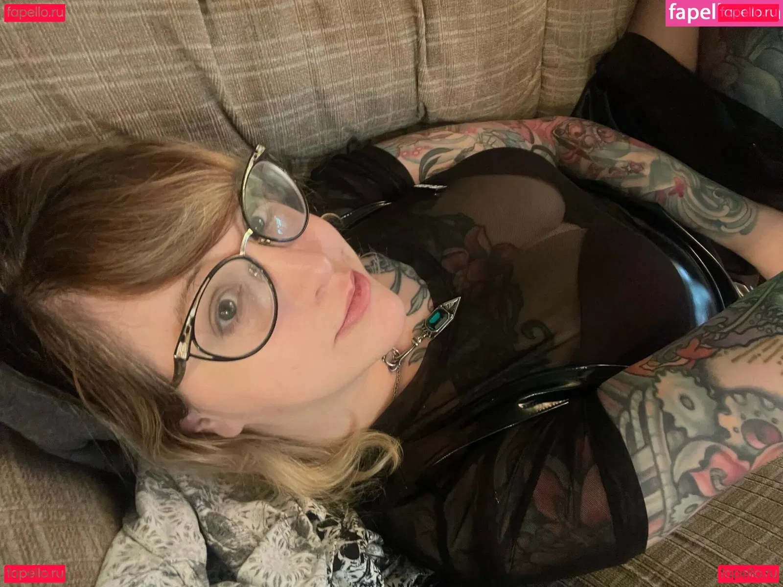 PushingUpRoses Onlyfans Photo Gallery 