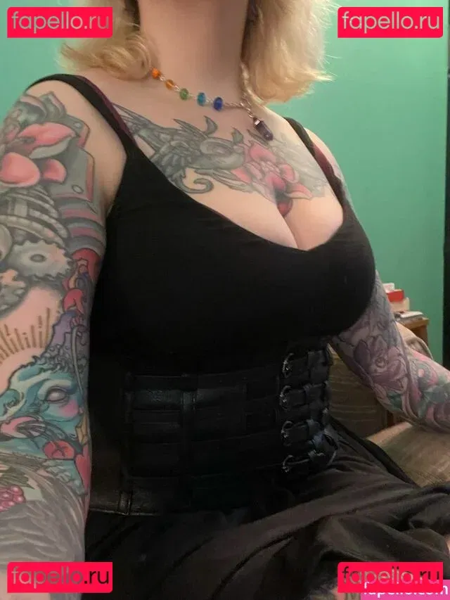 PushingUpRoses Onlyfans Photo Gallery 