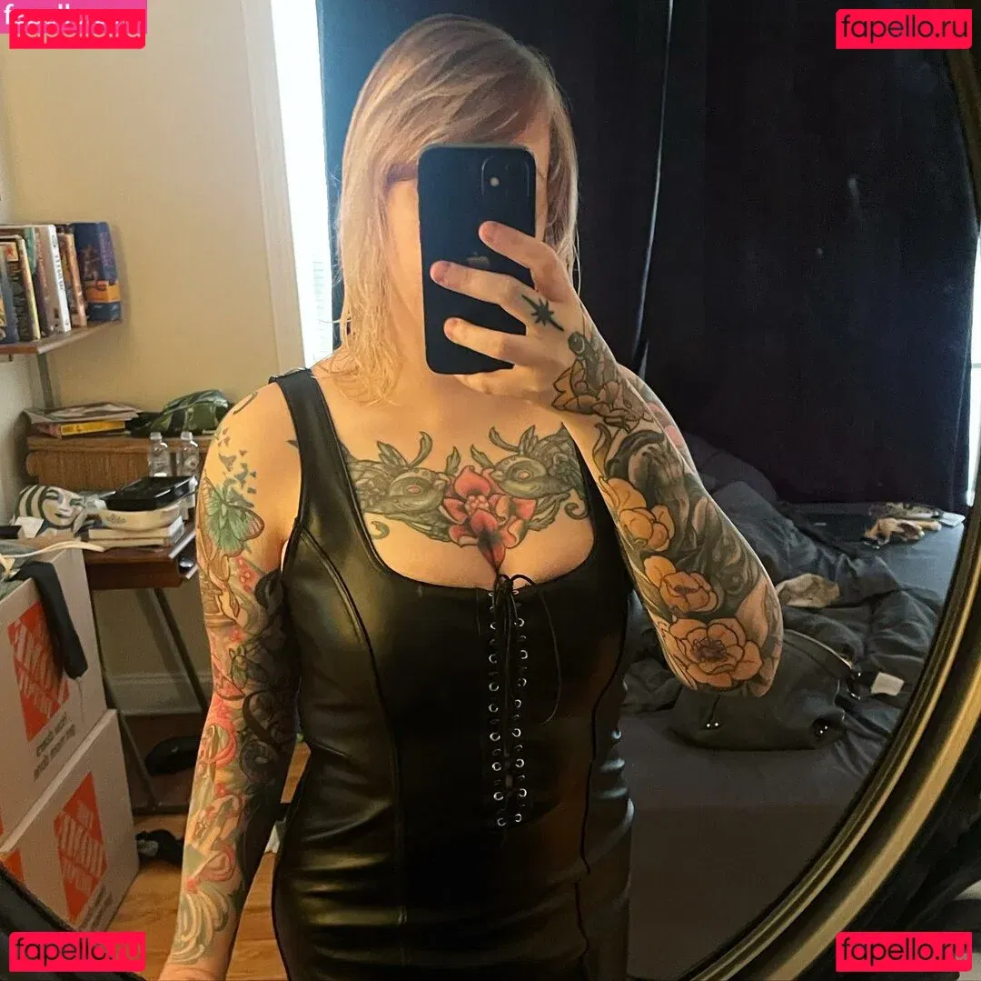 PushingUpRoses Onlyfans Photo Gallery 