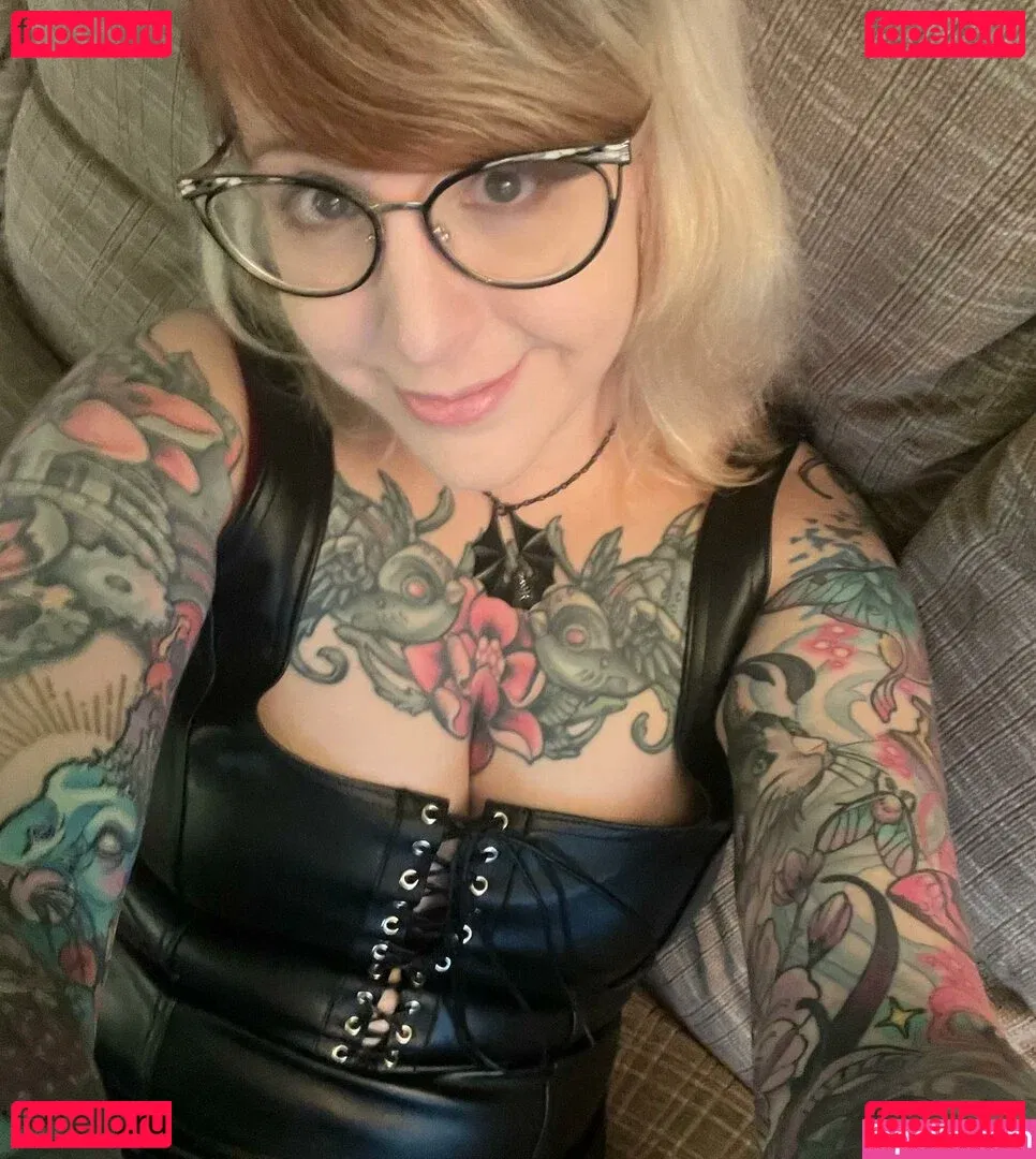 PushingUpRoses Onlyfans Photo Gallery 