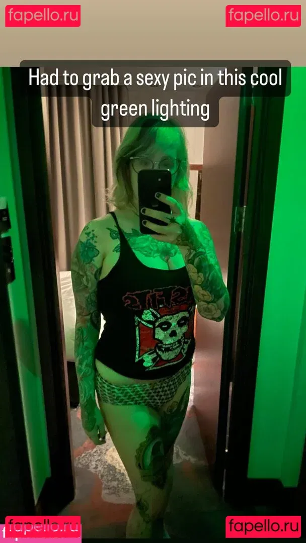 PushingUpRoses Onlyfans Photo Gallery 