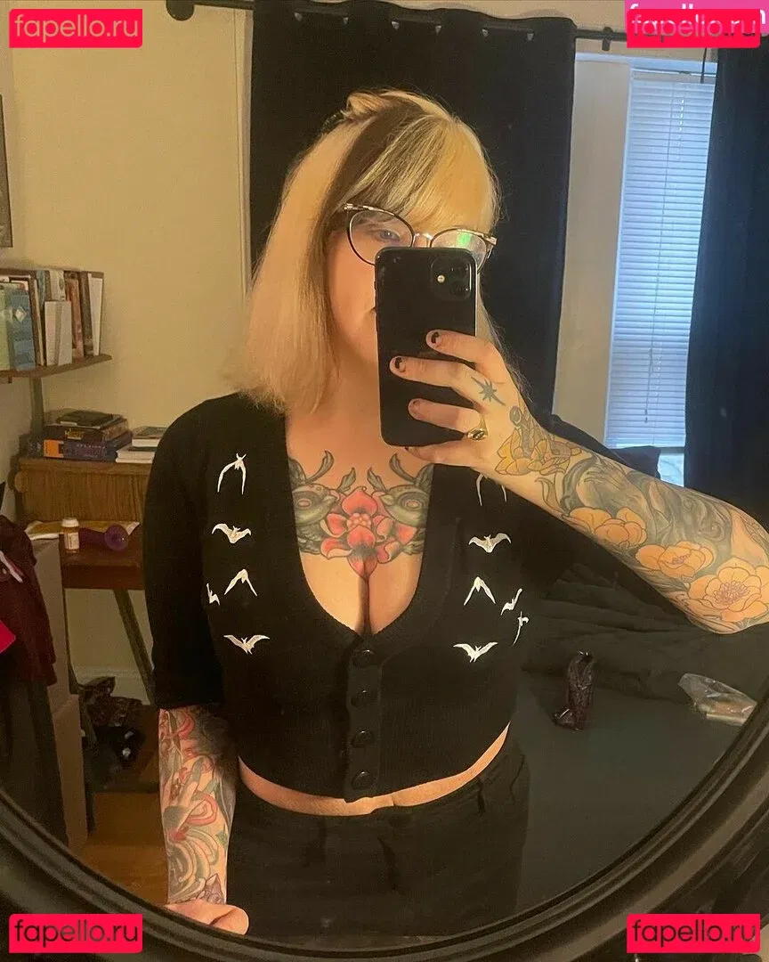 PushingUpRoses Onlyfans Photo Gallery 