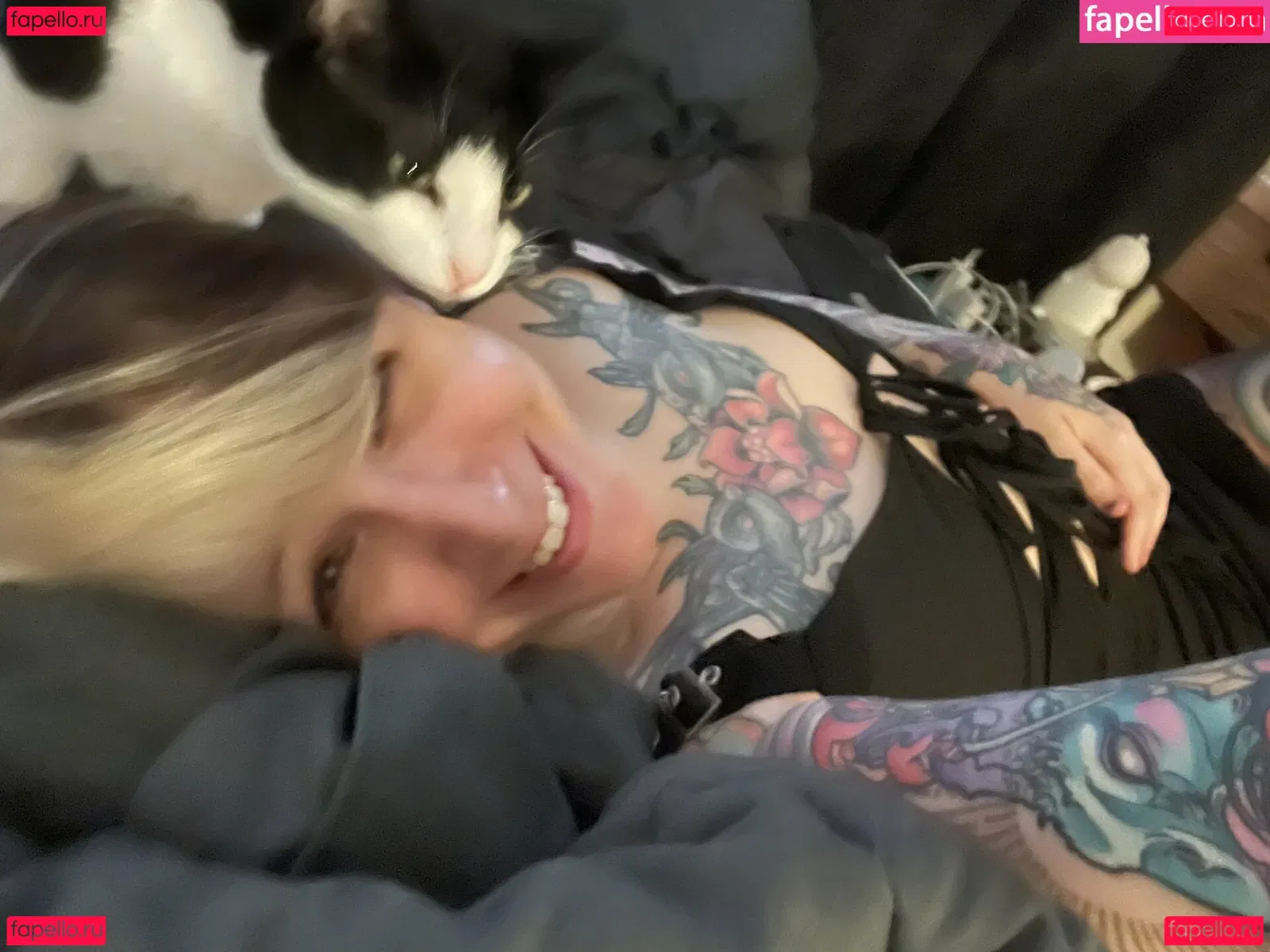 PushingUpRoses Onlyfans Photo Gallery 