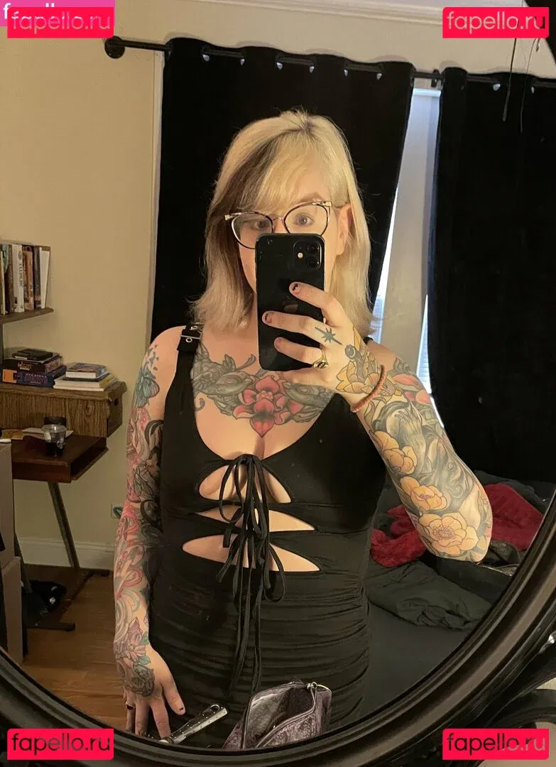 PushingUpRoses Onlyfans Photo Gallery 