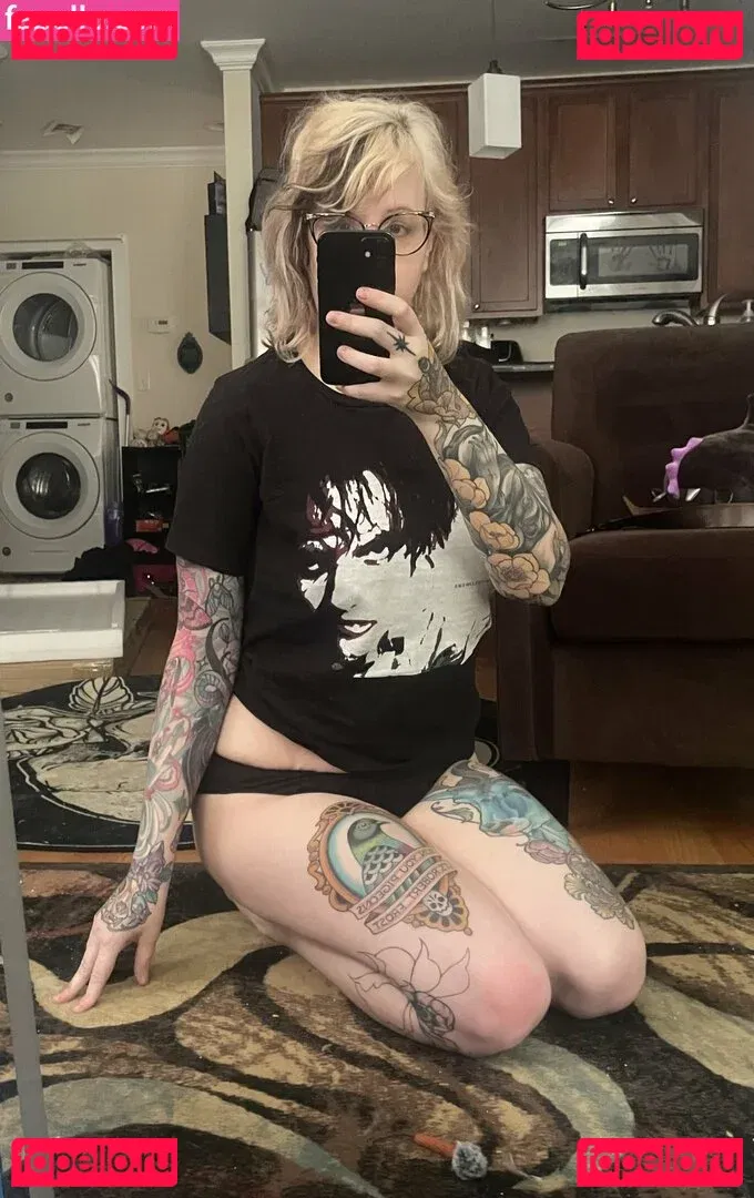 PushingUpRoses Onlyfans Photo Gallery 