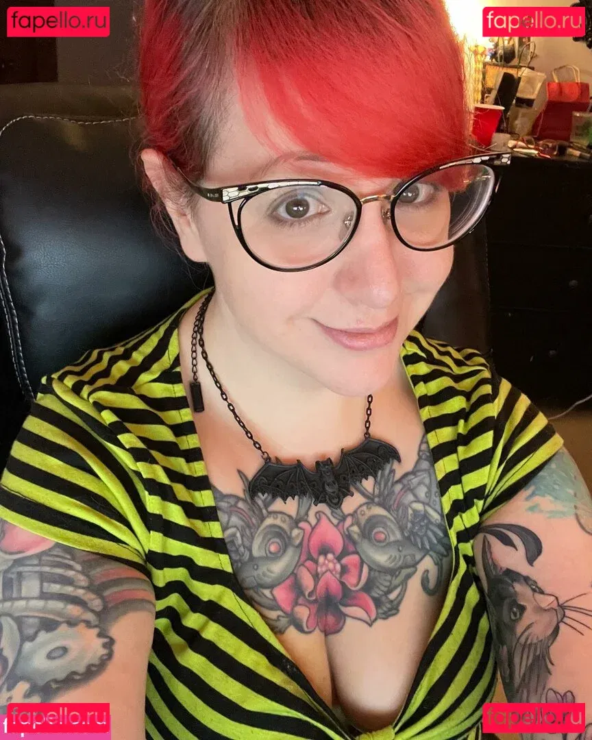 PushingUpRoses Onlyfans Photo Gallery 