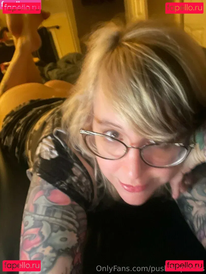 PushingUpRoses Onlyfans Photo Gallery 