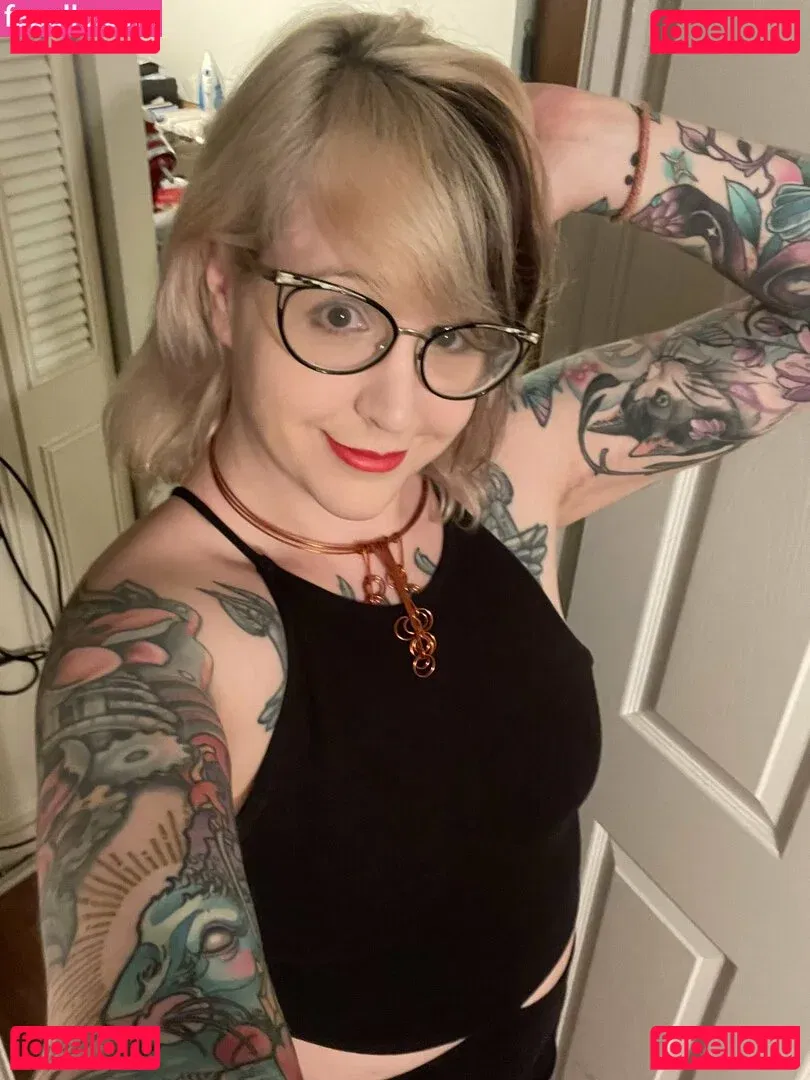 PushingUpRoses Onlyfans Photo Gallery 