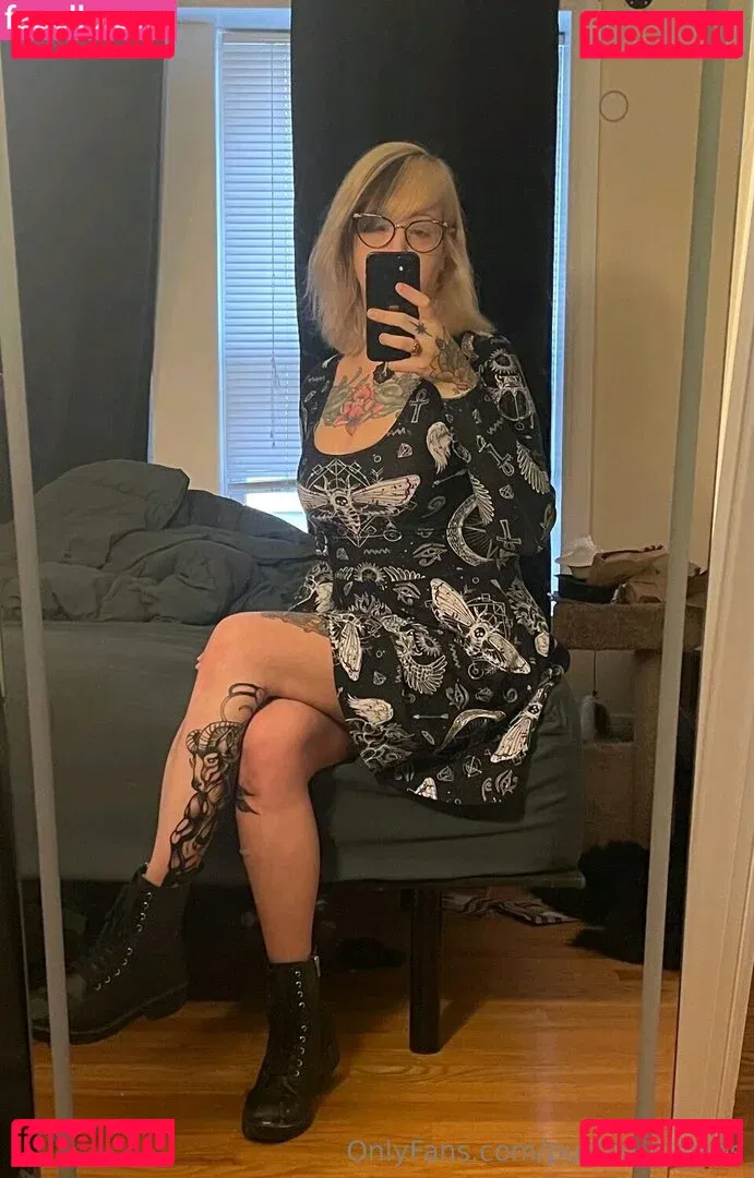 PushingUpRoses Onlyfans Photo Gallery 