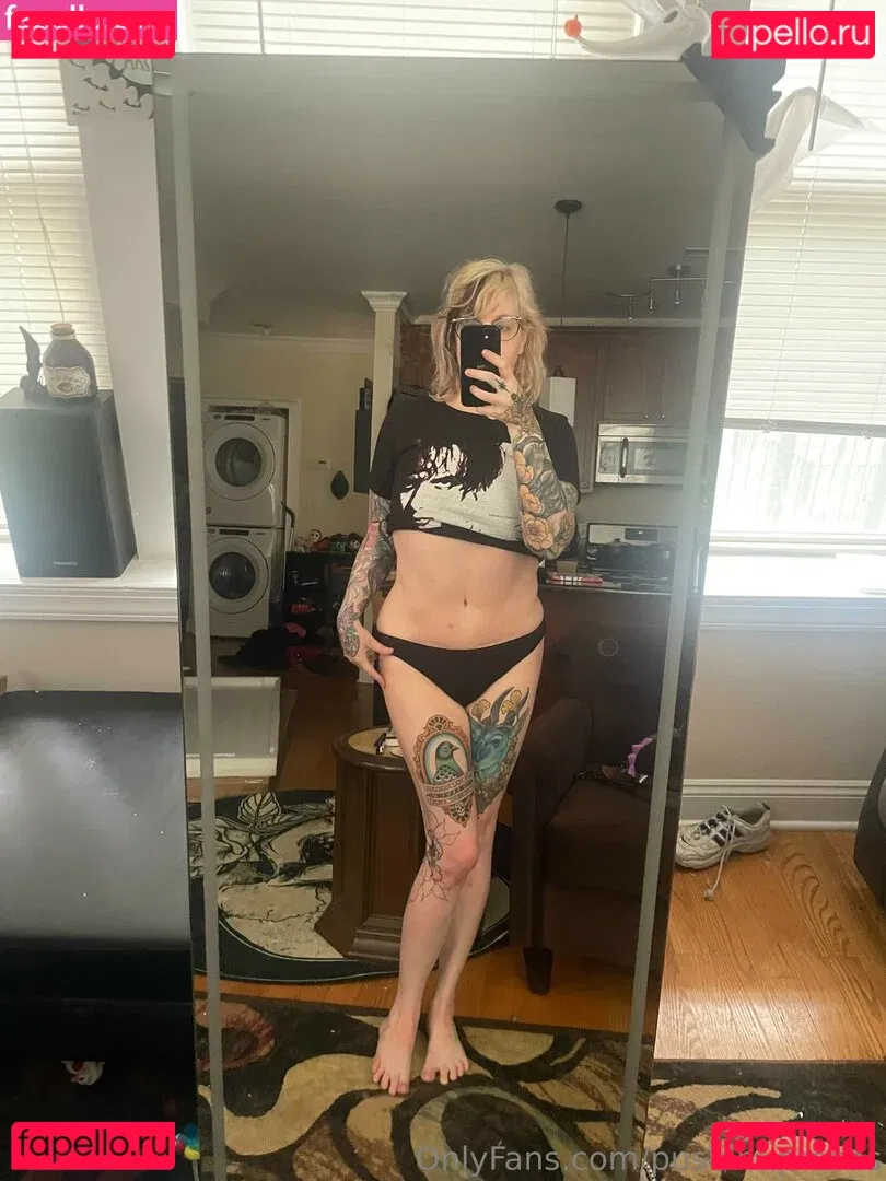 PushingUpRoses Onlyfans Photo Gallery 