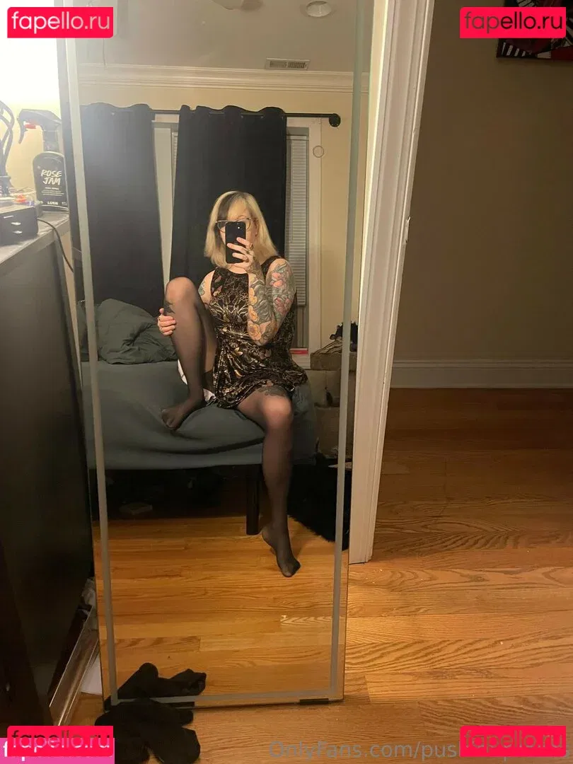 PushingUpRoses Onlyfans Photo Gallery 