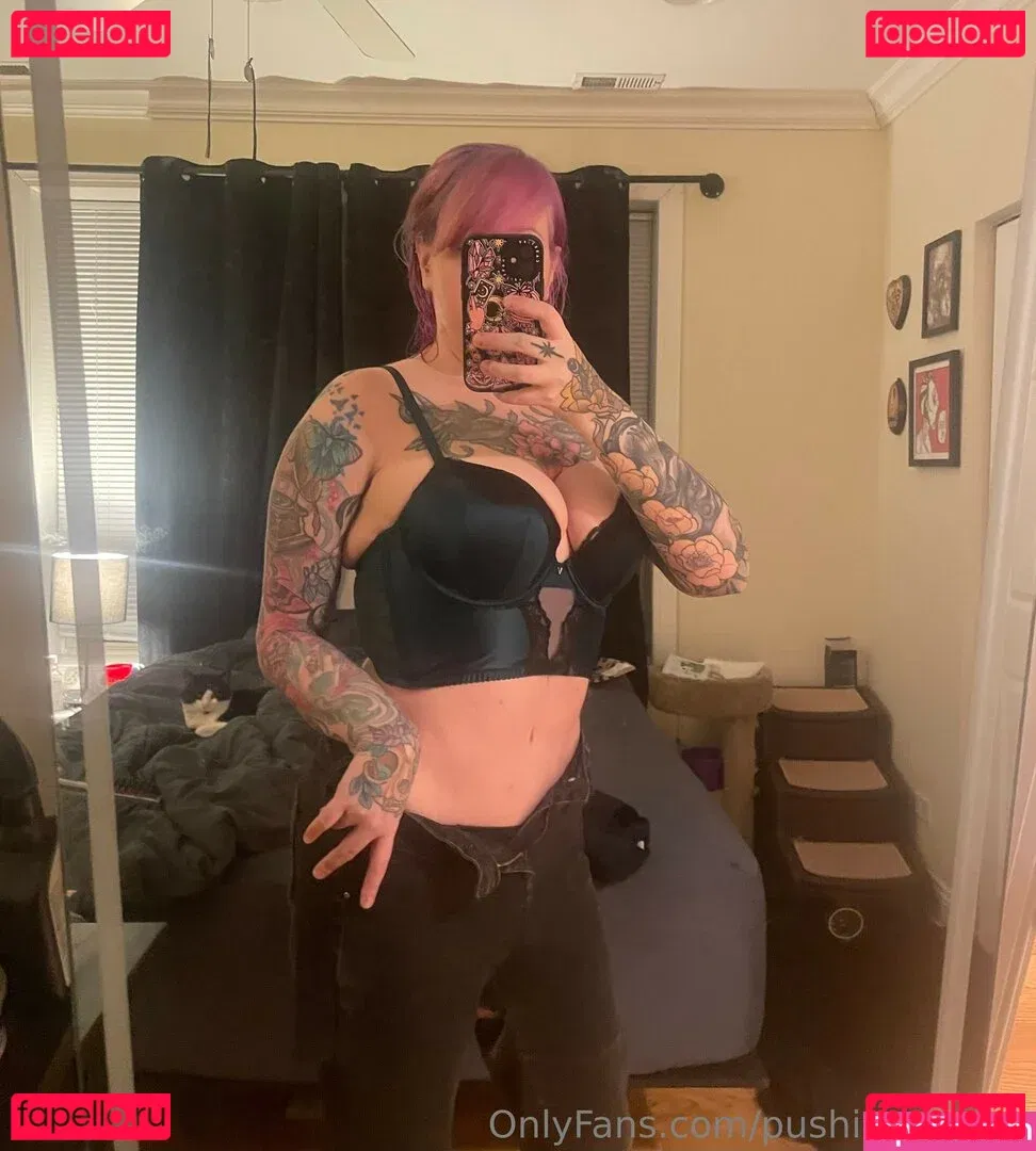 PushingUpRoses Onlyfans Photo Gallery 