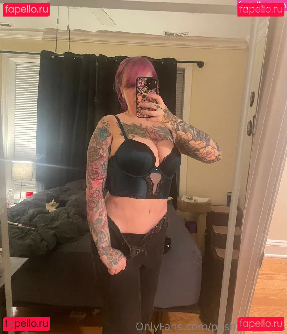 PushingUpRoses Onlyfans Photo Gallery 