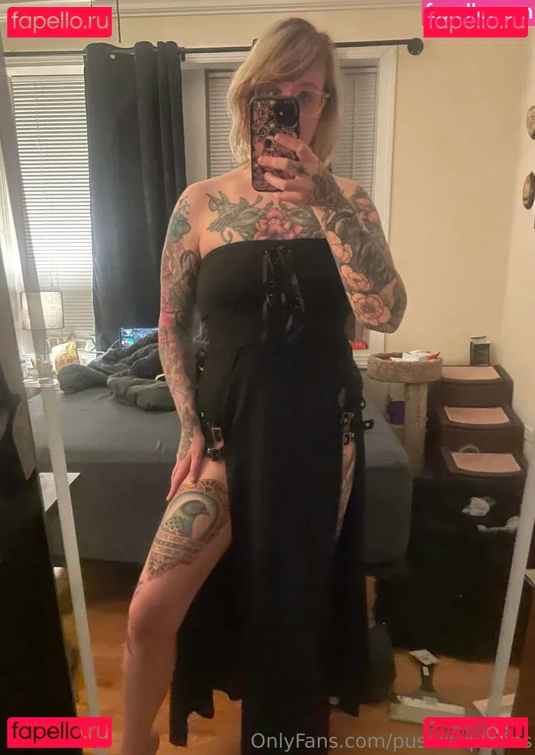 PushingUpRoses Onlyfans Photo Gallery 