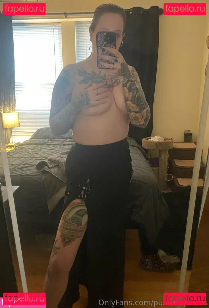 PushingUpRoses Onlyfans Photo Gallery 