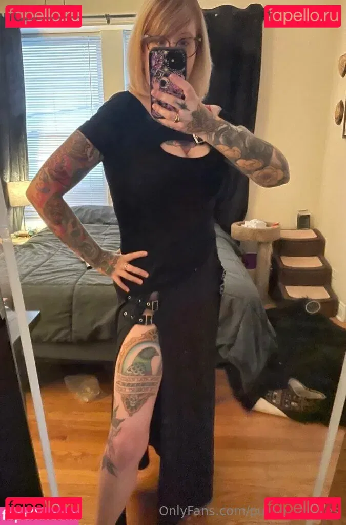 PushingUpRoses Onlyfans Photo Gallery 