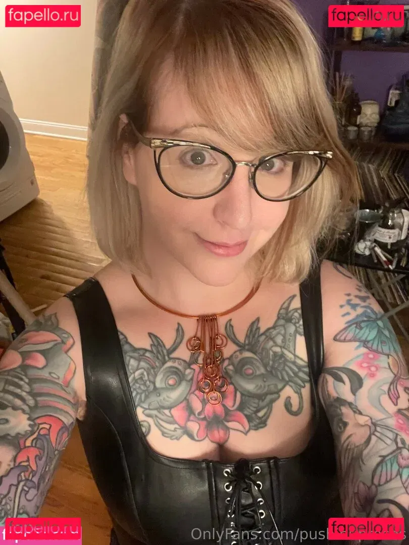 PushingUpRoses Onlyfans Photo Gallery 