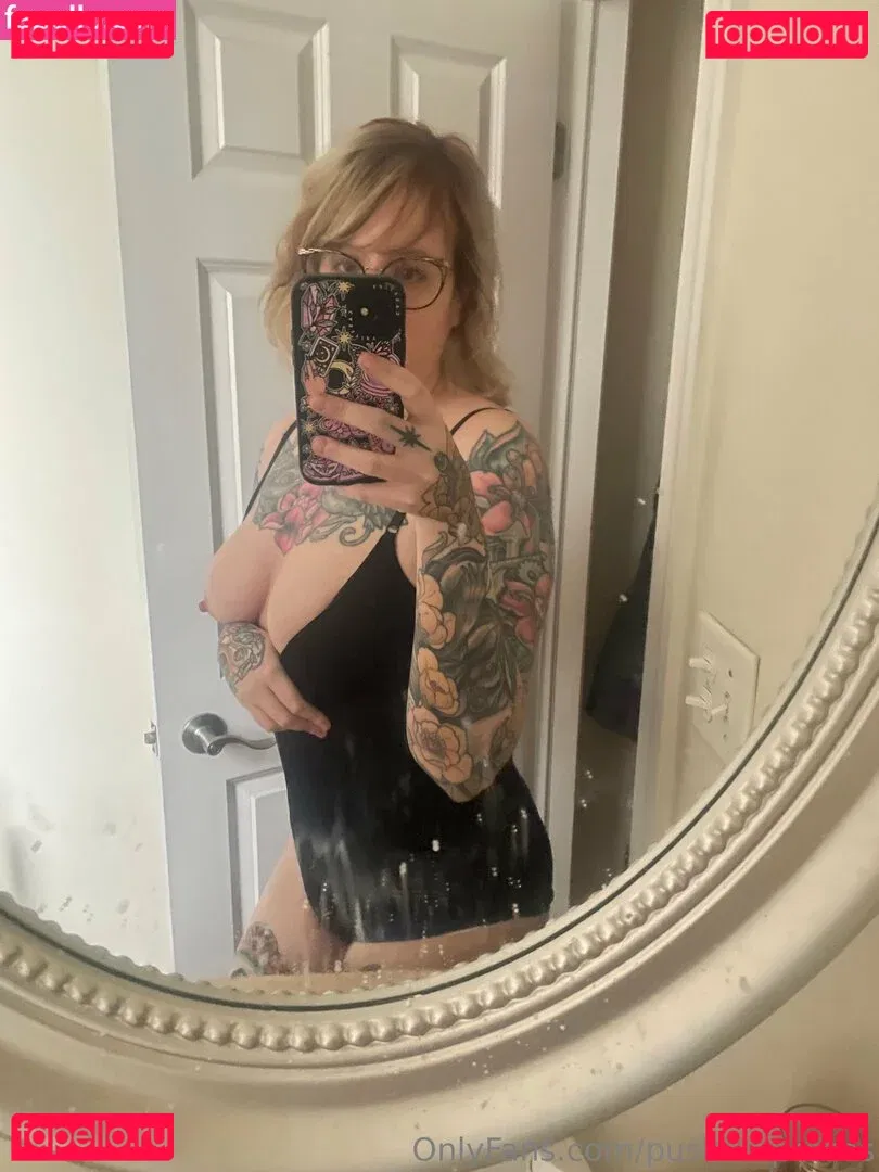 PushingUpRoses Onlyfans Photo Gallery 