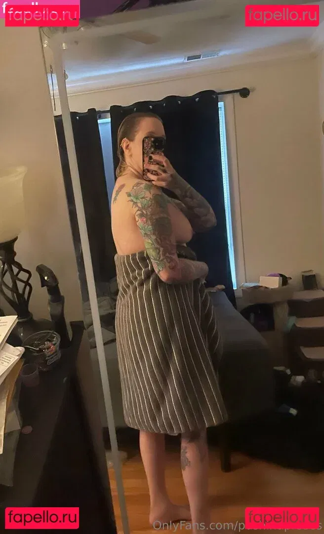 PushingUpRoses Onlyfans Photo Gallery 