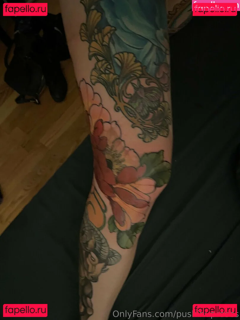 PushingUpRoses Onlyfans Photo Gallery 