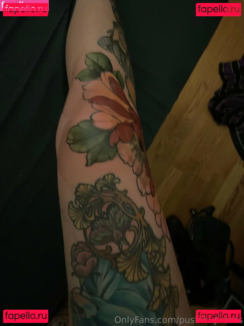 PushingUpRoses Onlyfans Photo Gallery 