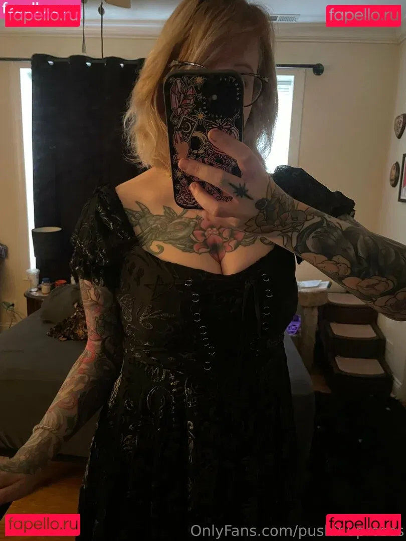 PushingUpRoses Onlyfans Photo Gallery 