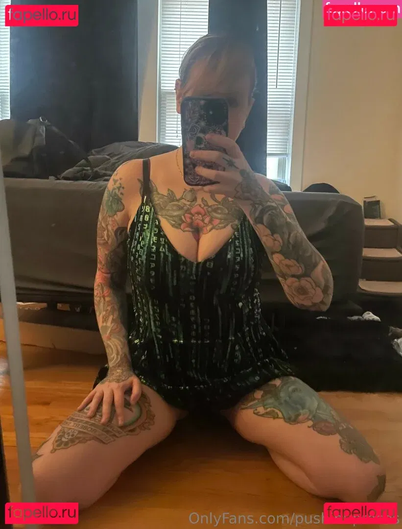 PushingUpRoses Onlyfans Photo Gallery 