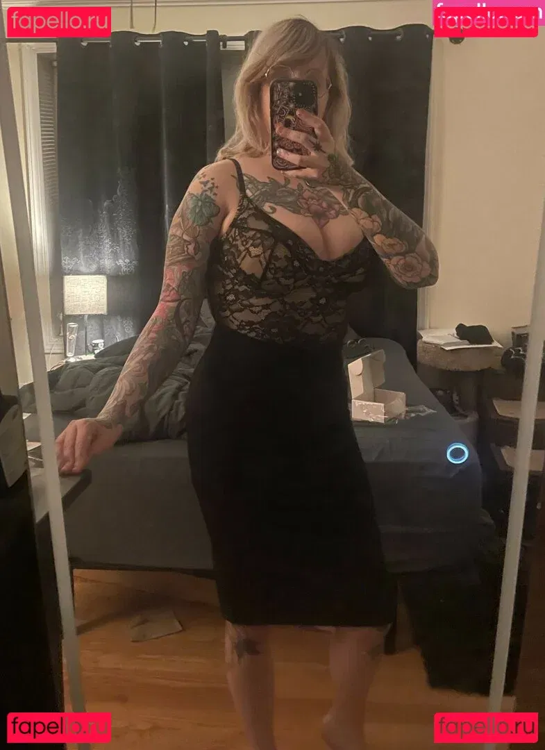 PushingUpRoses Onlyfans Photo Gallery 