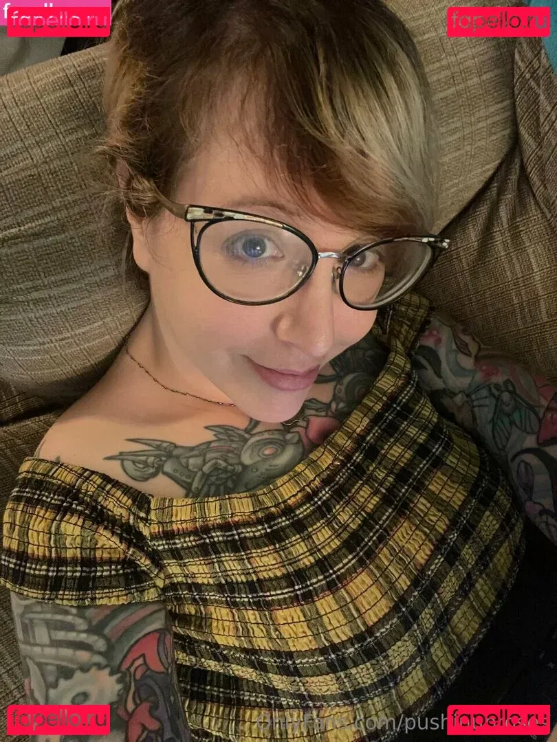 PushingUpRoses Onlyfans Photo Gallery 