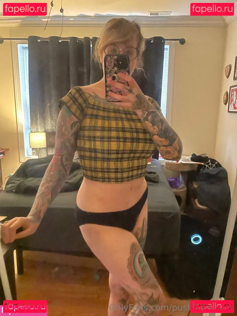 PushingUpRoses Onlyfans Photo Gallery 