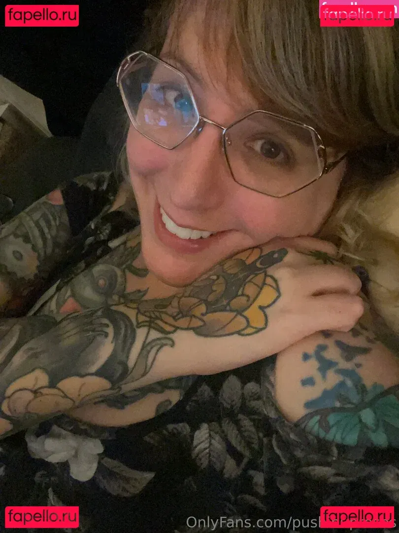 PushingUpRoses Onlyfans Photo Gallery 