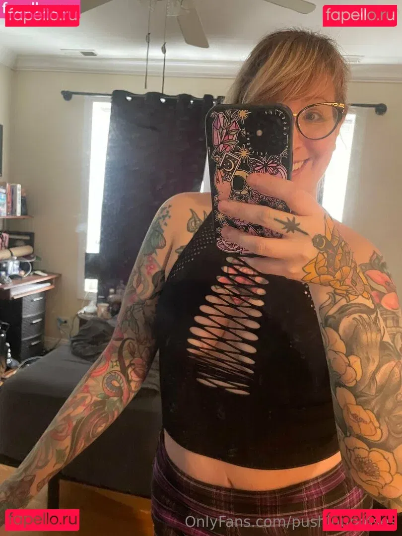 PushingUpRoses Onlyfans Photo Gallery 