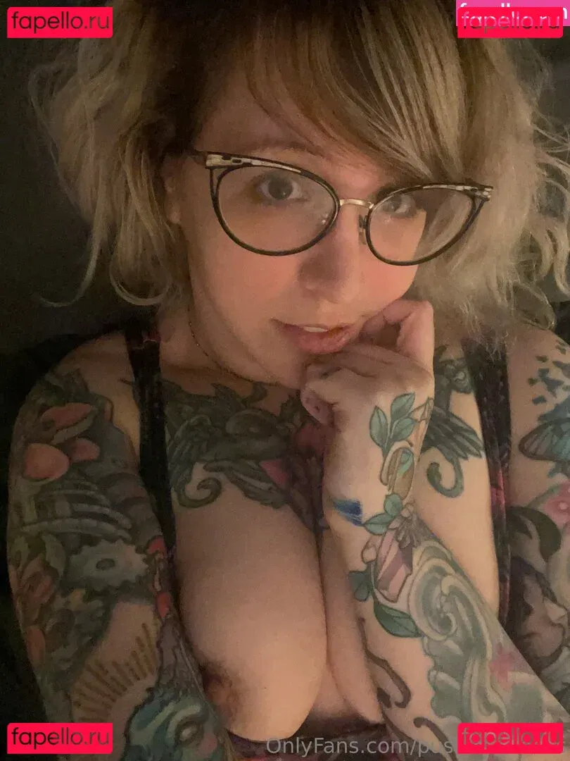 PushingUpRoses Onlyfans Photo Gallery 