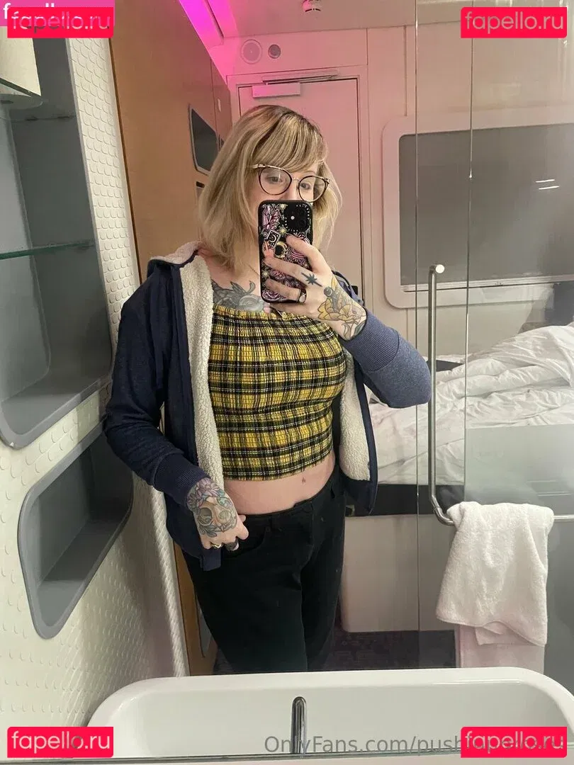 PushingUpRoses Onlyfans Photo Gallery 