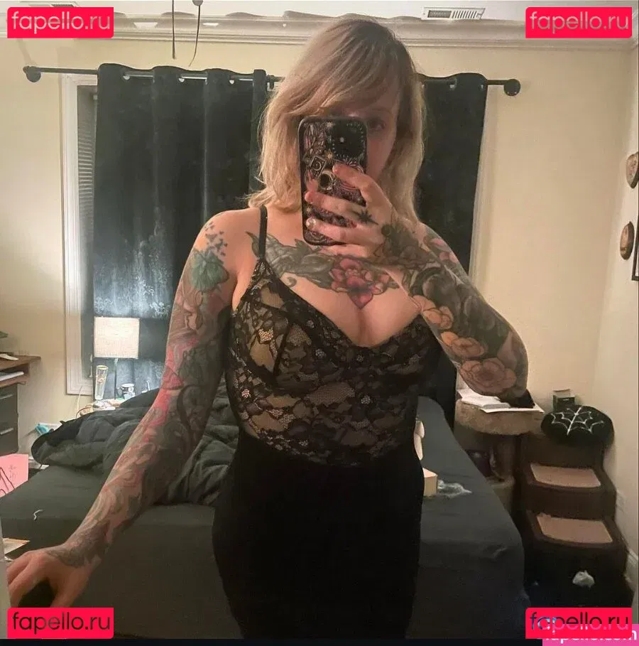 PushingUpRoses Onlyfans Photo Gallery 