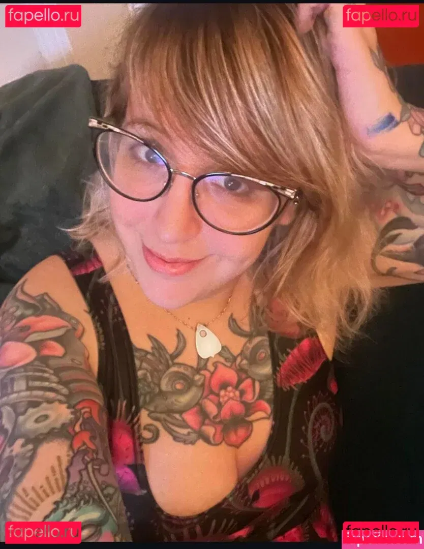 PushingUpRoses Onlyfans Photo Gallery 