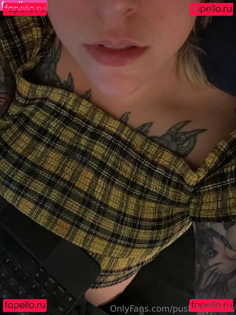 PushingUpRoses Onlyfans Photo Gallery 