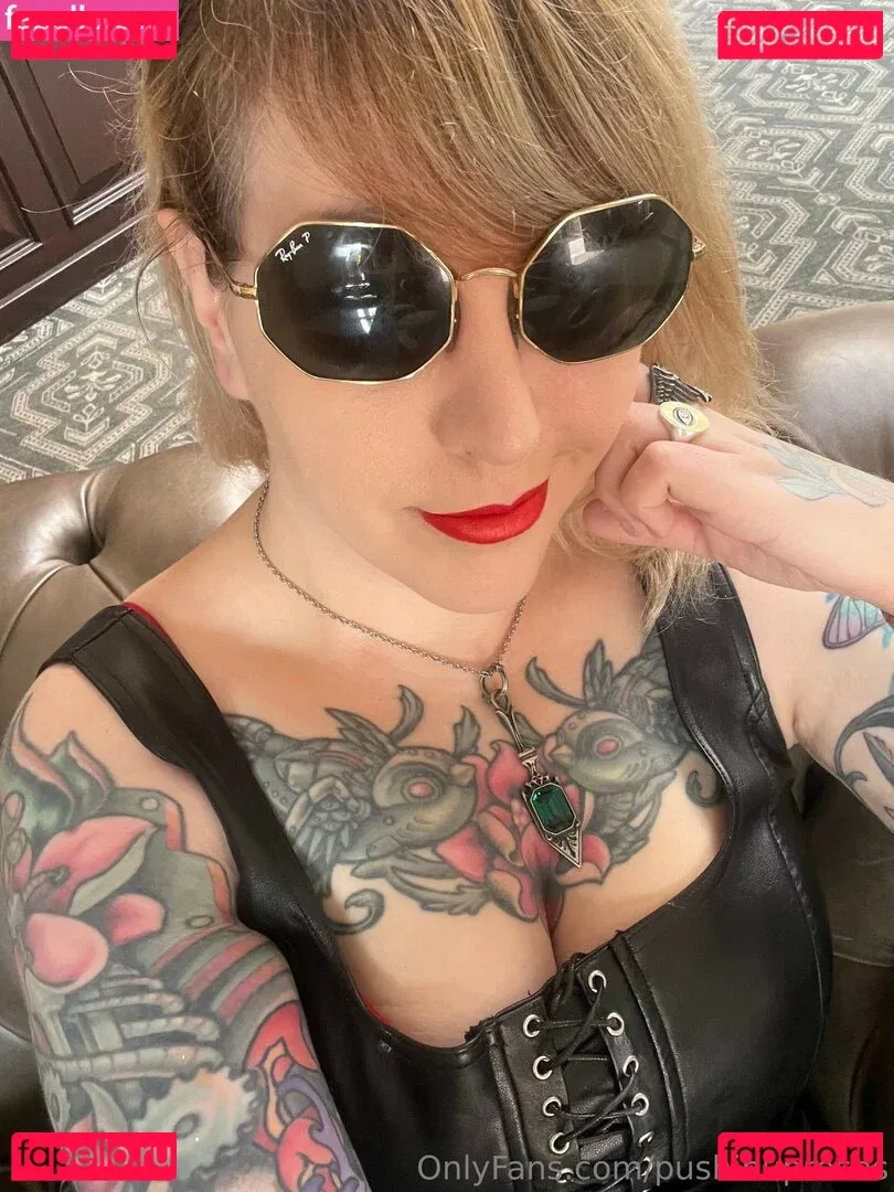 PushingUpRoses Onlyfans Photo Gallery 