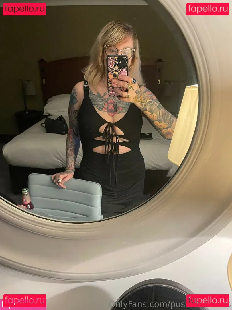 PushingUpRoses Onlyfans Photo Gallery 