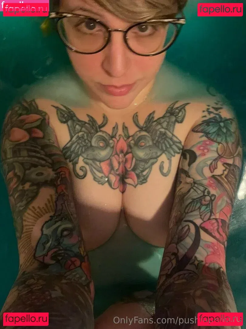 PushingUpRoses Onlyfans Photo Gallery 