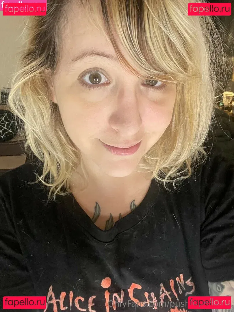 PushingUpRoses Onlyfans Photo Gallery 