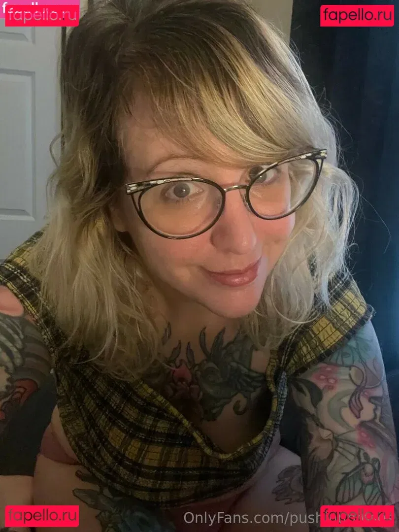 PushingUpRoses Onlyfans Photo Gallery 