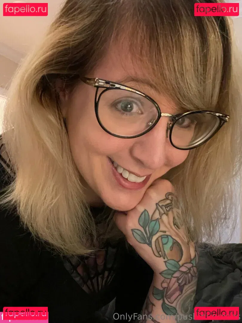 PushingUpRoses Onlyfans Photo Gallery 