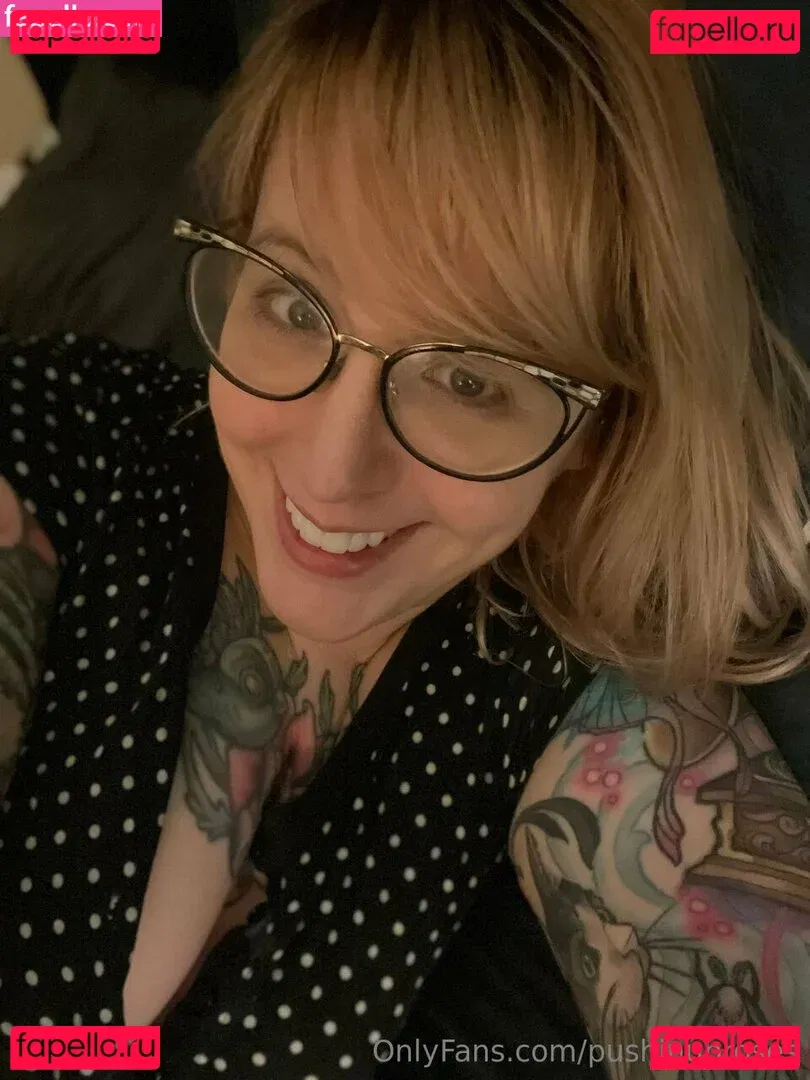 PushingUpRoses Onlyfans Photo Gallery 