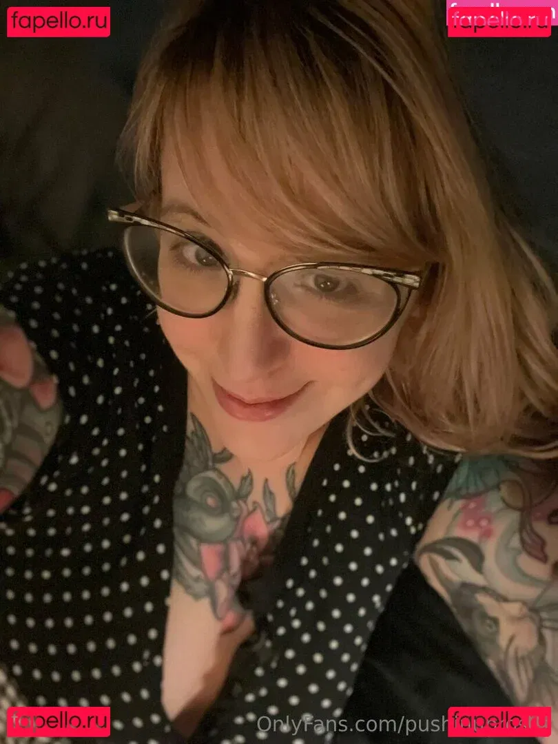 PushingUpRoses Onlyfans Photo Gallery 