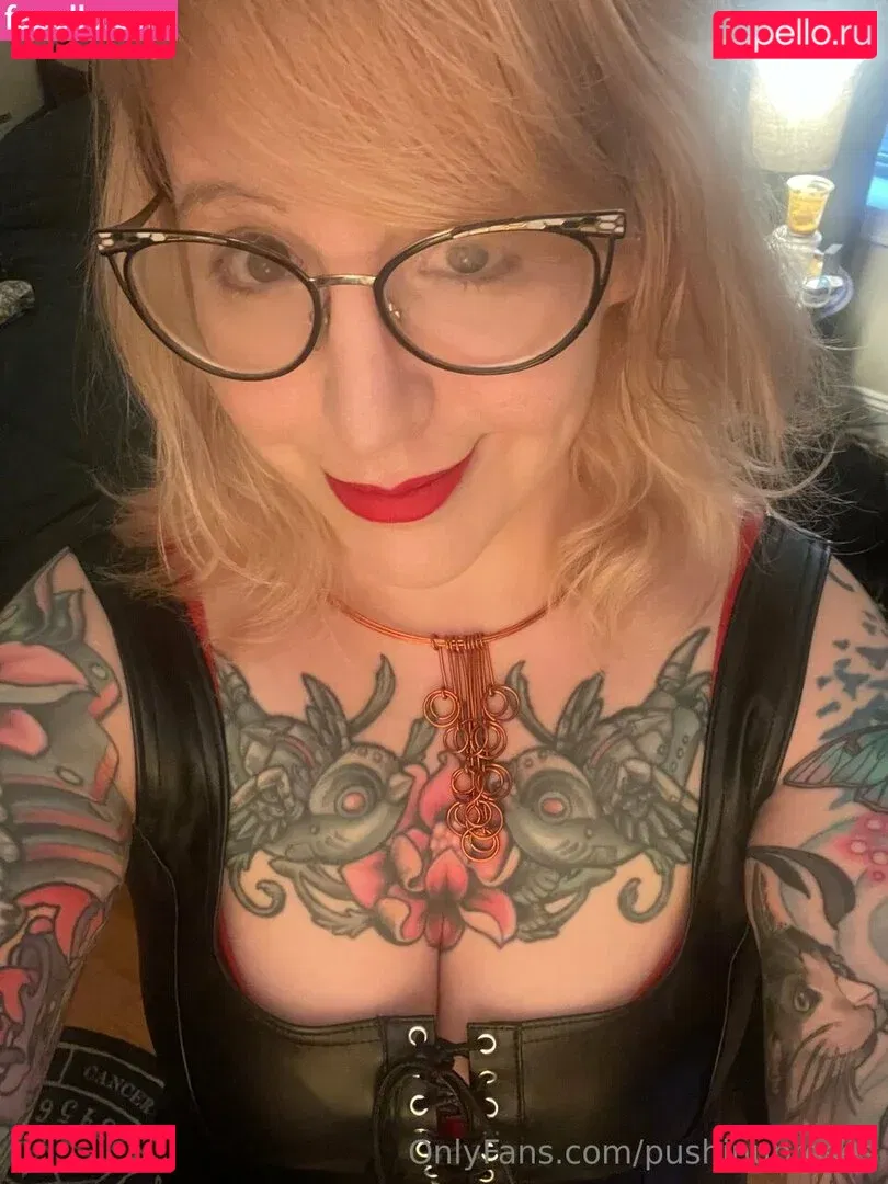 PushingUpRoses Onlyfans Photo Gallery 