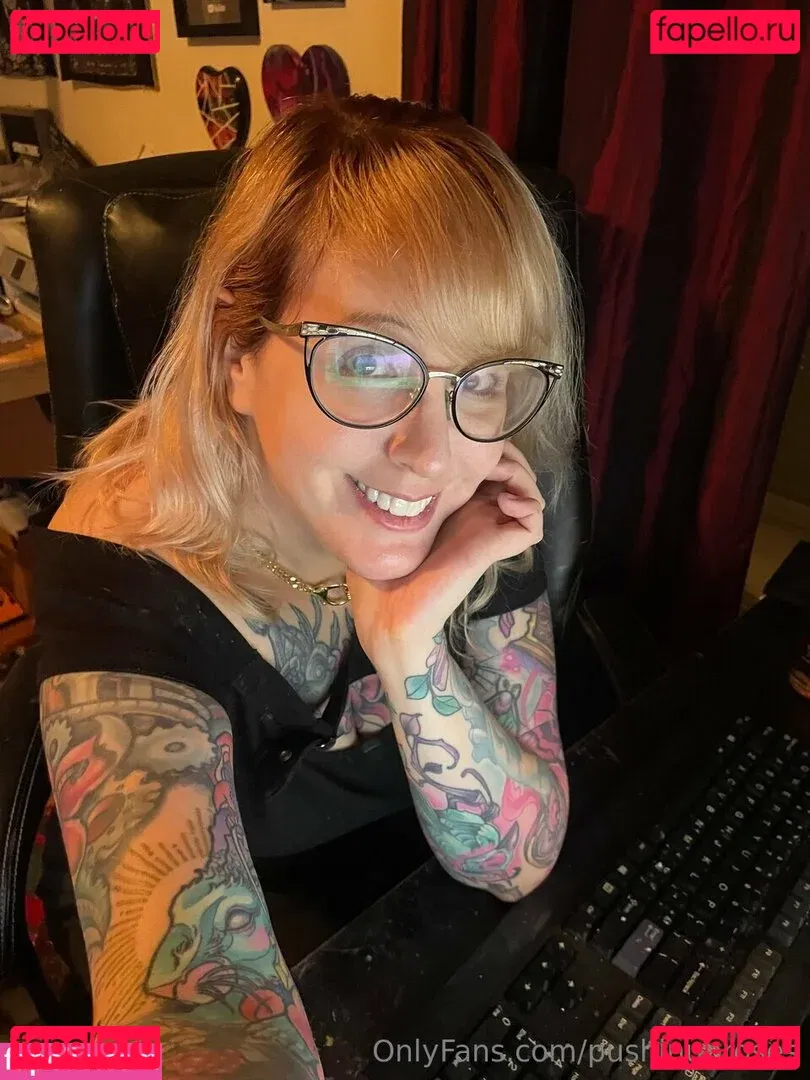 PushingUpRoses Onlyfans Photo Gallery 