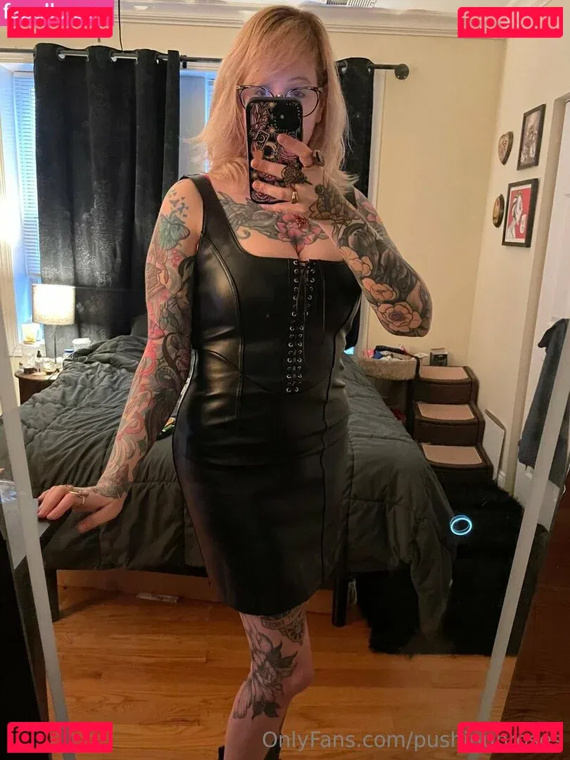 PushingUpRoses Onlyfans Photo Gallery 