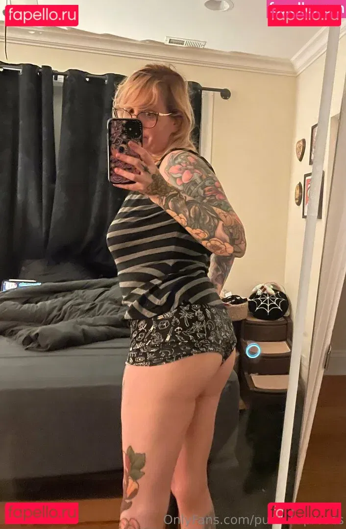 PushingUpRoses Onlyfans Photo Gallery 